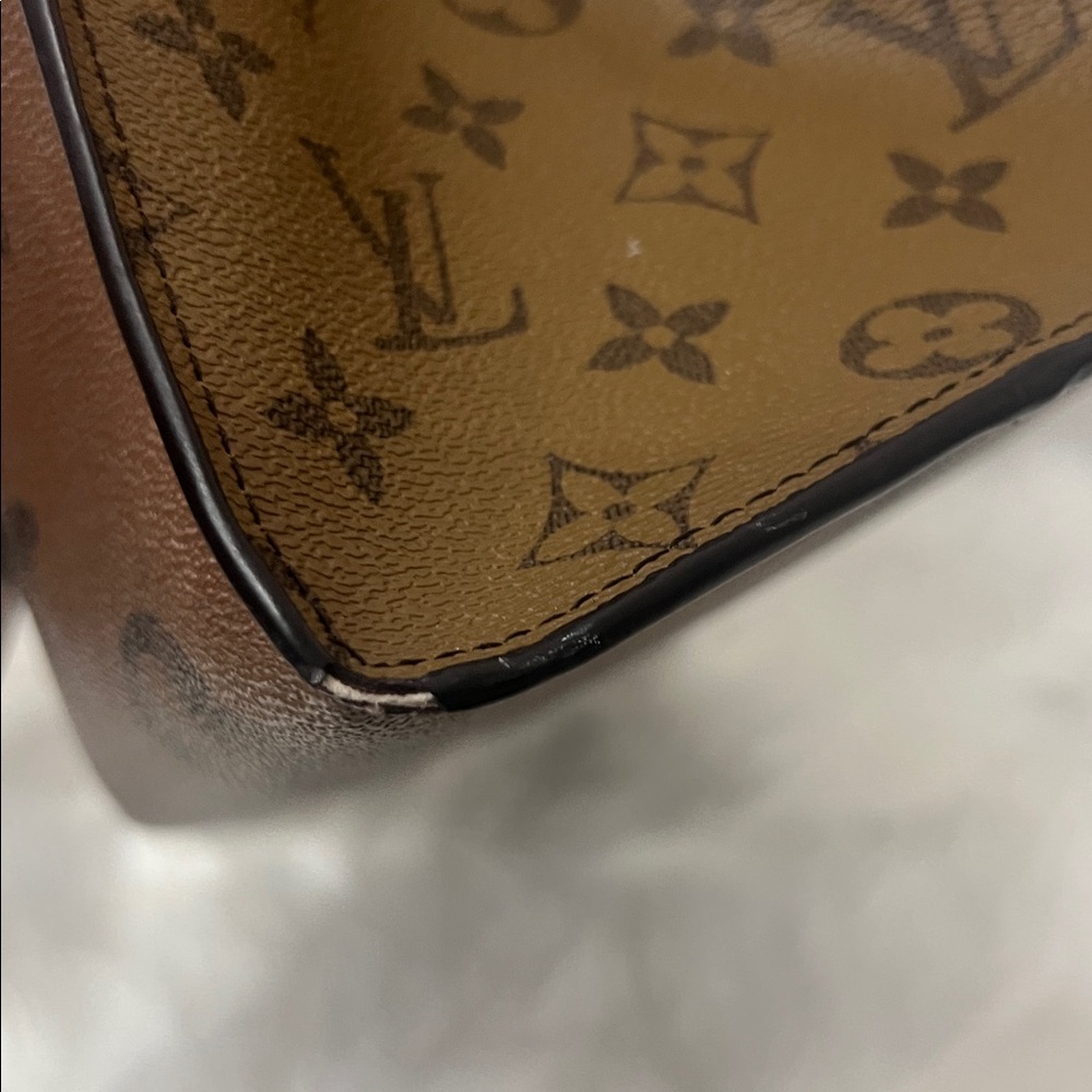 Louis Vuitton Onthego Bag - Picture 3 of 11